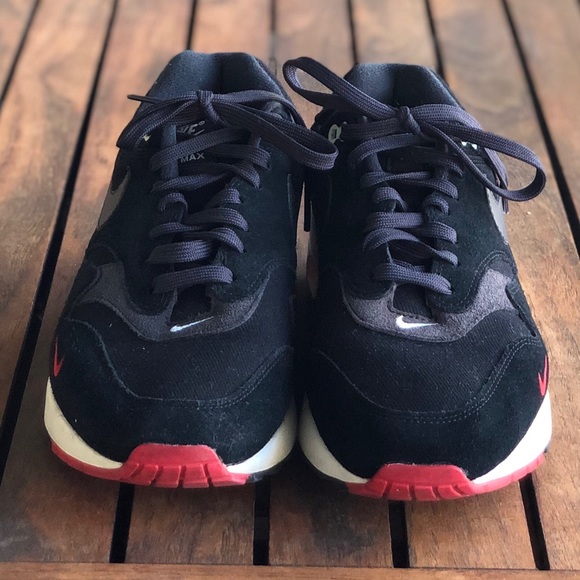 air max 1 mini swoosh bred